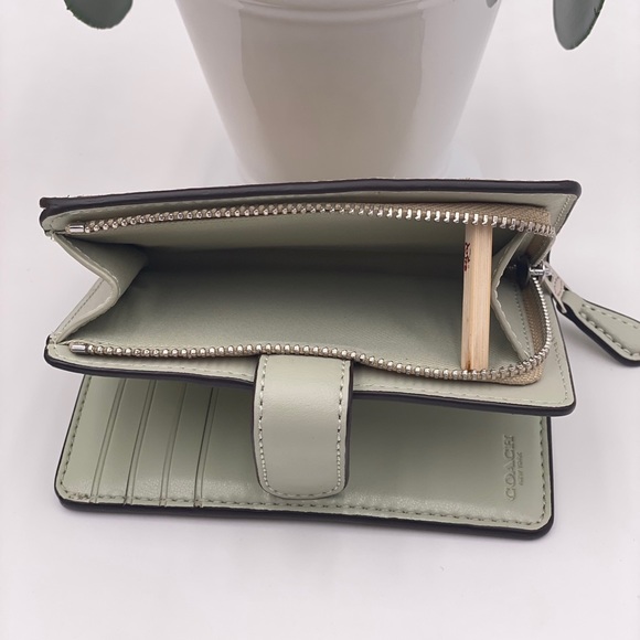 Coach Corner ZIP Wallet - Picture 11 of 13